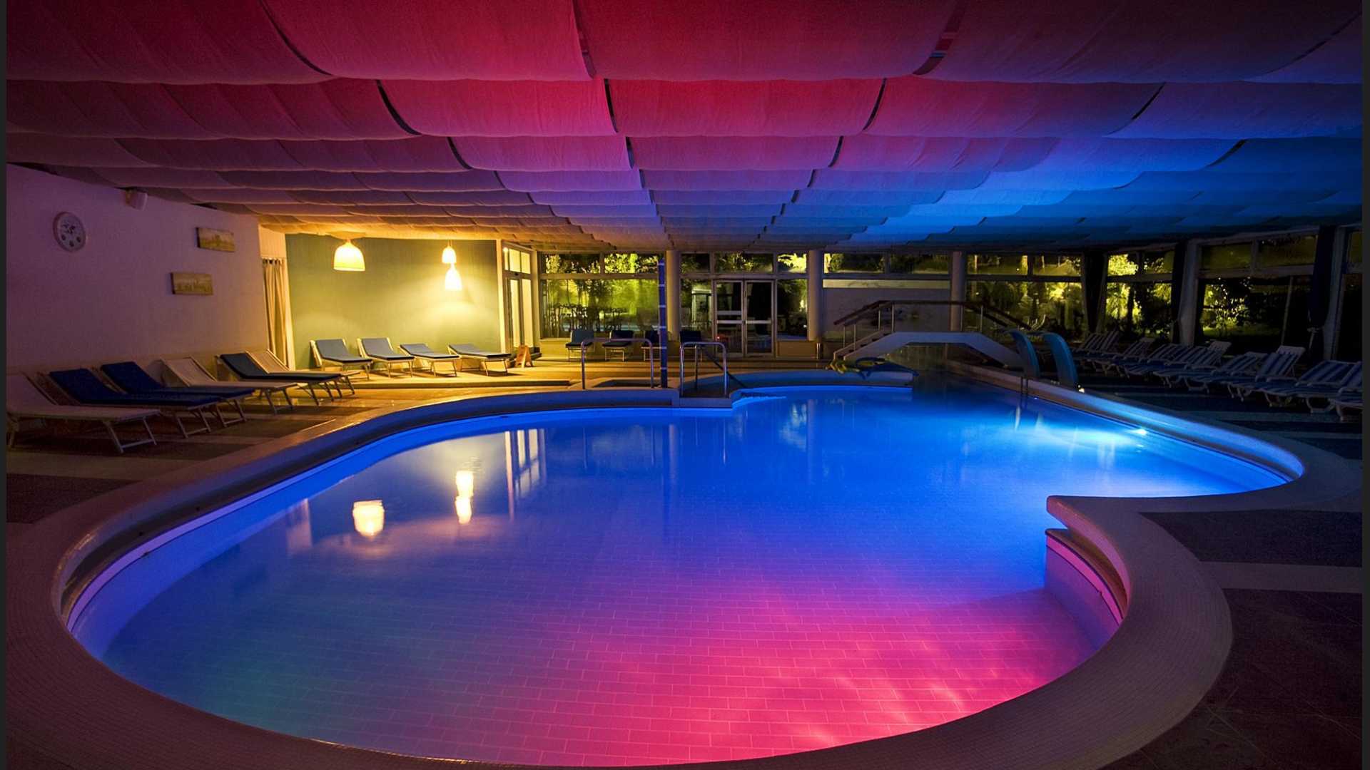 Hotel Mioni Royal San - piscinaRoyal suite